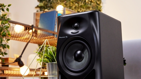 Pioneer new desktop speaker