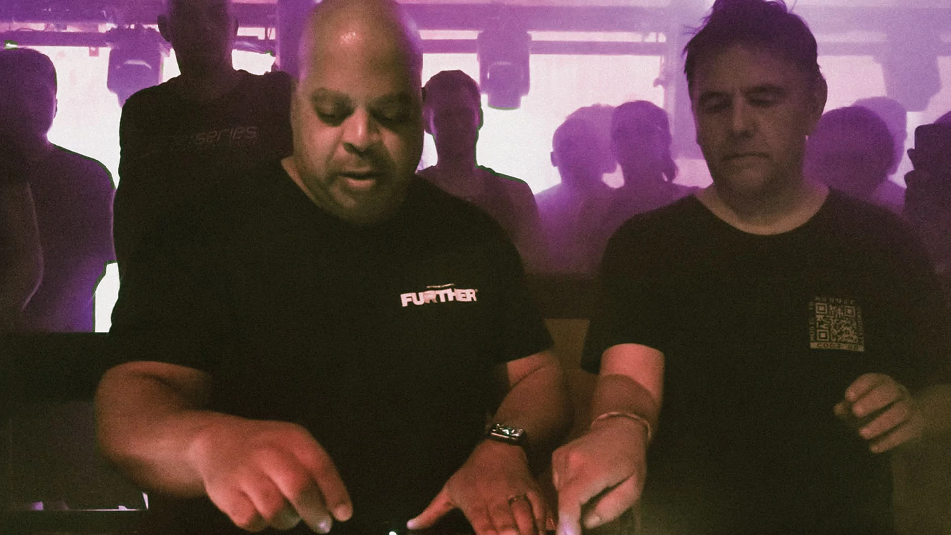 Photo of DJ Bone and Laurent Garnier DJing side by side