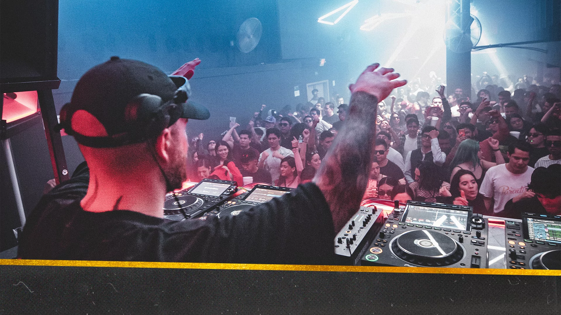 Hector DJing in front of a crowd at Hardpop, Juárez